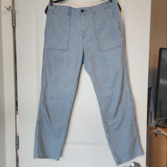 Gap Straight Khaki Cropped - Picture 5 of 9